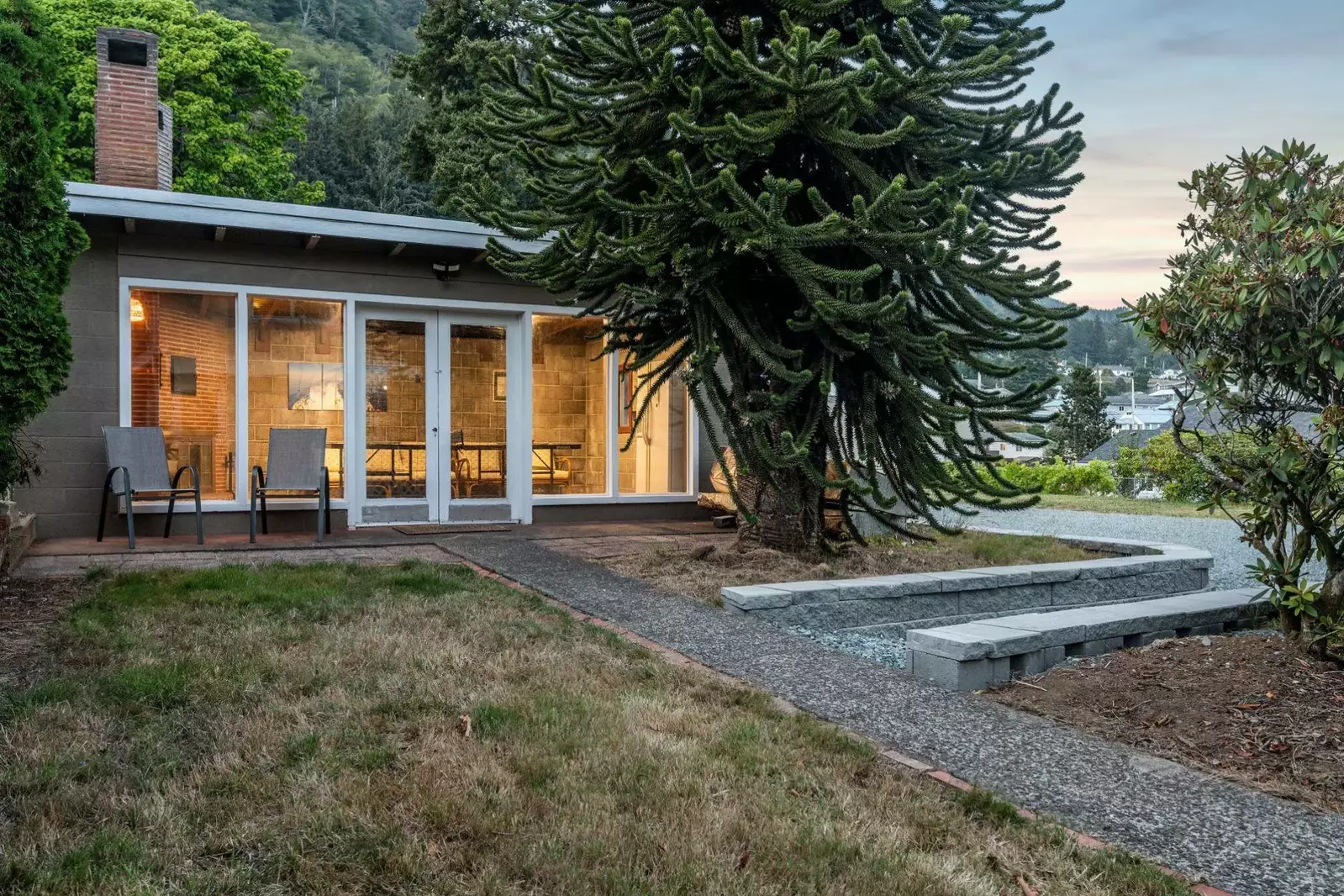 "Great place to stay! And great crabbing access." - Samiel