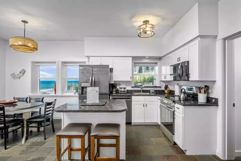 Cook delicious meals for breakfast, lunch, and dinner in this fully equipped kitchen. We suggest grabbing some seafood from a local market.