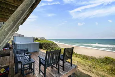 "Well equipped and very comfortable beachfront stay for our weekend getaway." - Rose