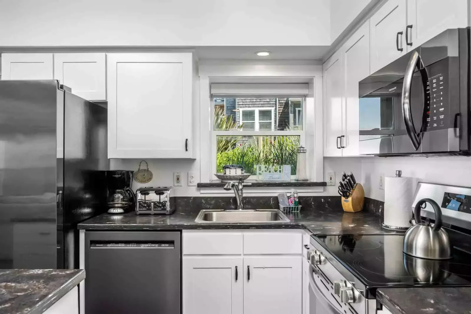 "We so enjoyed our stay. It was pet friendly , family friendly and everything was so pretty and comfortable.  We will be back" - Kim