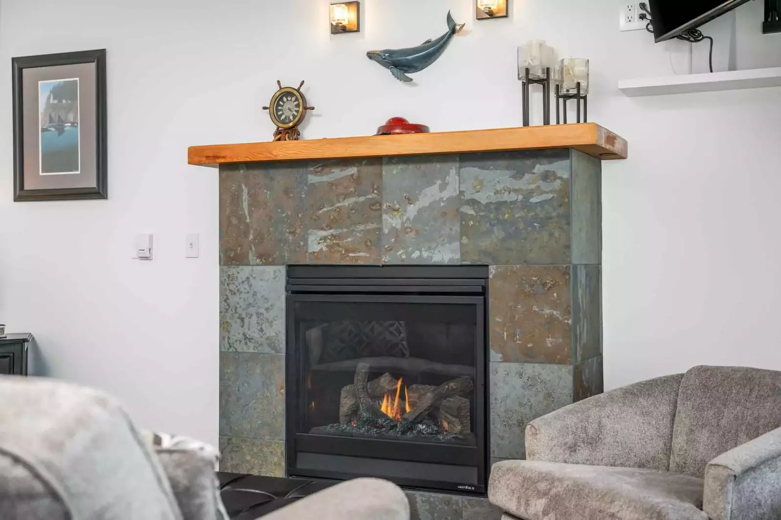 "Place is a gem! The hot tub overlooking the ocean was our absolute highlight! And we loved being so close to the ocean! Can highly recommend." - Ines