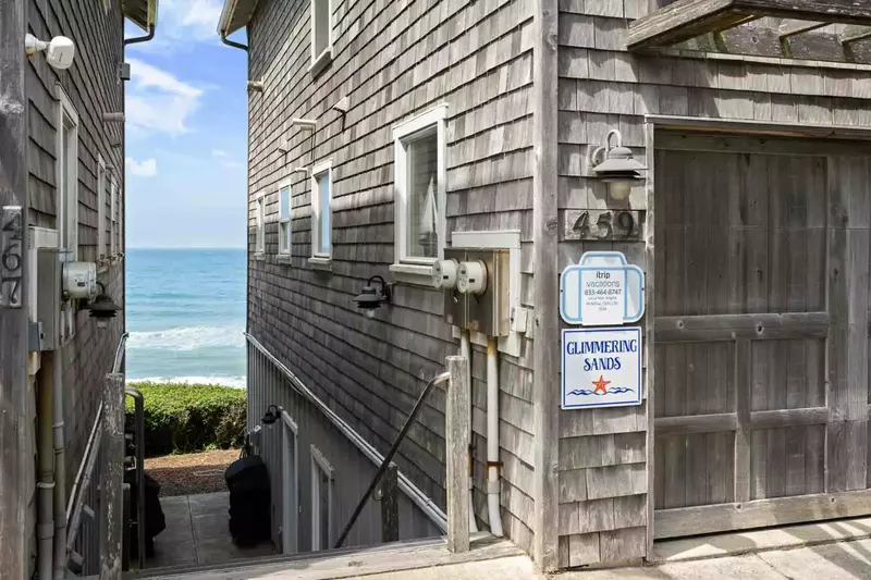 Bella Beach is a perfect place to visit if you want a quiet stay on the Oregon Coast.