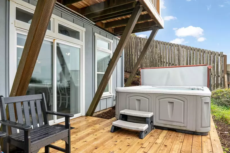 The little community is very quiet and homey and sitting in the private hot tub watching the waves roll in can’t be beat! -Shiela