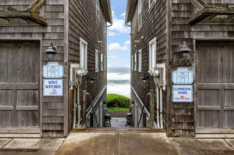 Depoe Bay is a short drive south of Lincoln City, Cannon Beach, and Seaside. Use this rental as a base camp for an Oregon Coast adventure!