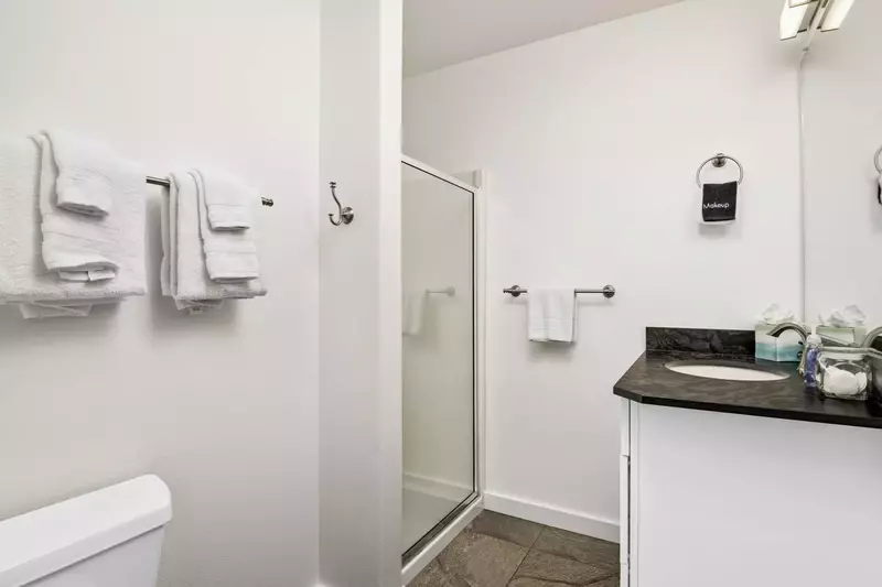 "Loved the location of this rental. Beautiful views from the hot tub. The beds were so comfortable. It was nice to have two bathrooms." - Jennifer