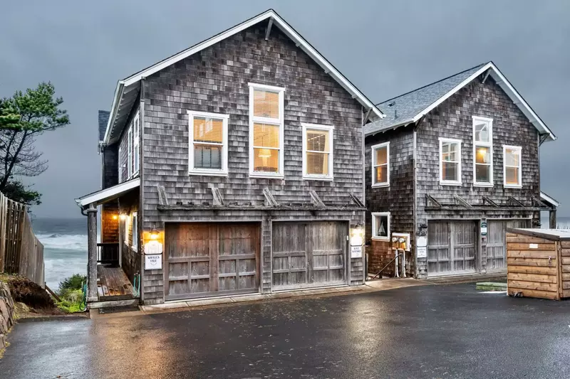 Ocean front, quiet, close beachfront access and garage were all nice. Would stay here again!  -Trevor