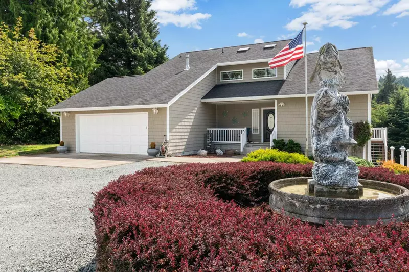 Perfect amount of space! Clean, great location, and plenty to do. It’s a perfect home away from home. Highly recommend!  -Jacob B.