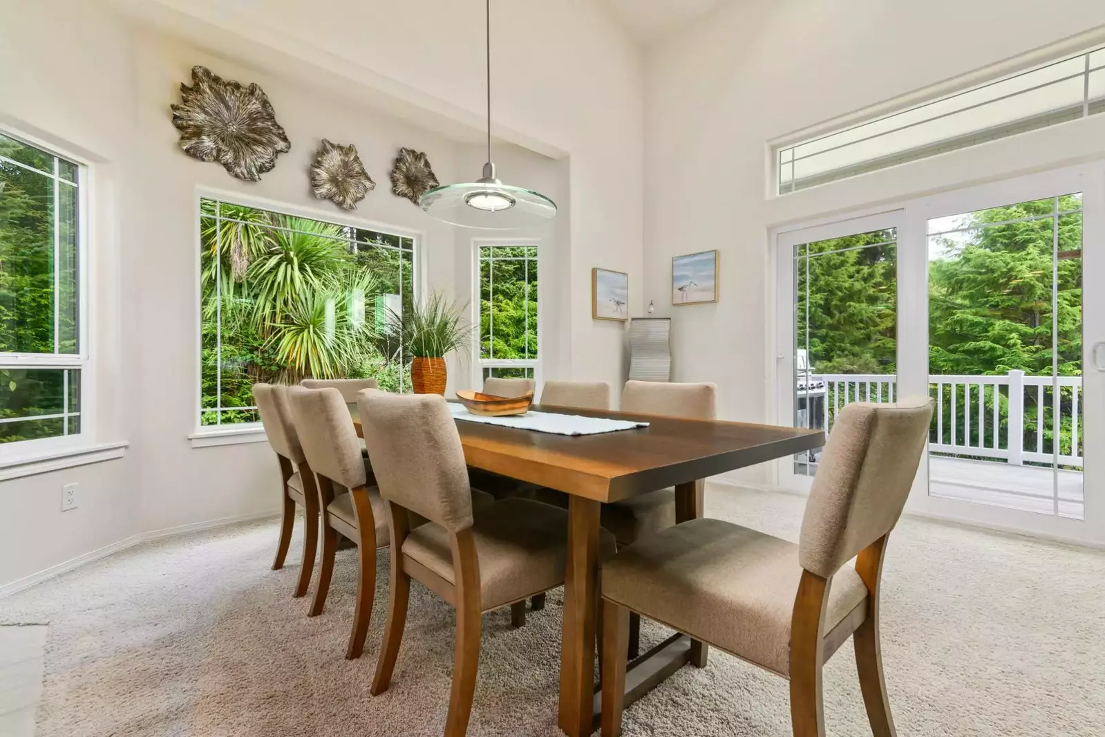 "Beautiful, peaceful home. Highly recommend. Will definitely be back." - Tawnya