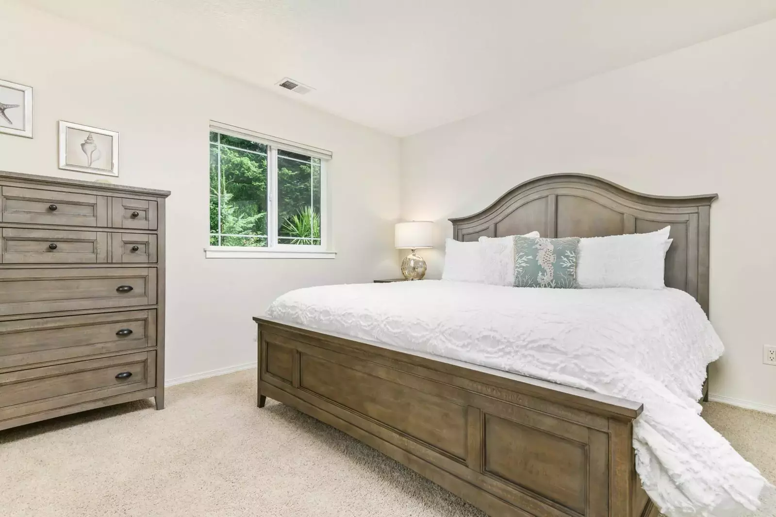 Beds were incredibly comfortable and the entire house is beautifully decorated.  -Jason R.