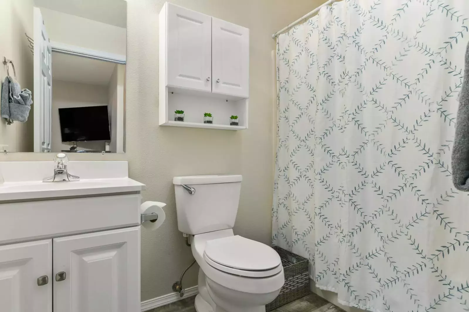 "One of the cleanest places I’ve stayed!" - Chelsea