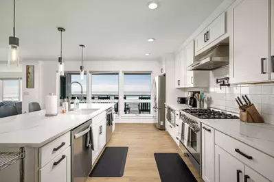 Cook delicious meals for breakfast, lunch, and dinner in this fully equipped kitchen. We suggest grabbing some seafood from a local market.