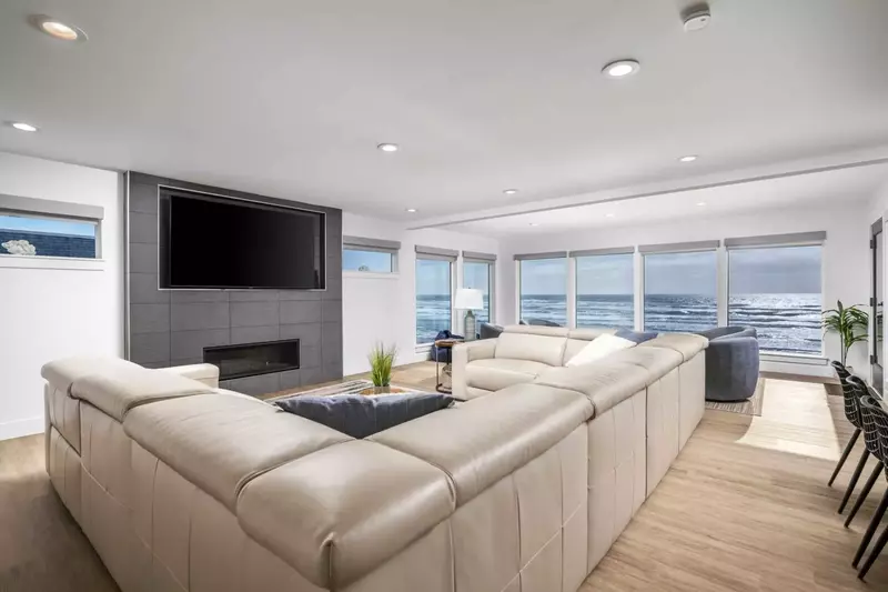 Watch you favorite movies, shows, and sports on this smart tv after a day exploring the Oregon Coast.