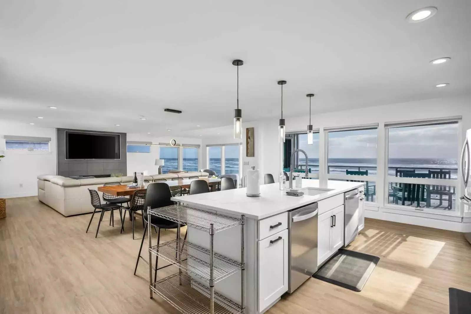 "Beautiful and well maintained. Our group loved the space and amenities that were provided for our trip. We would definitely stay here again." -Robert