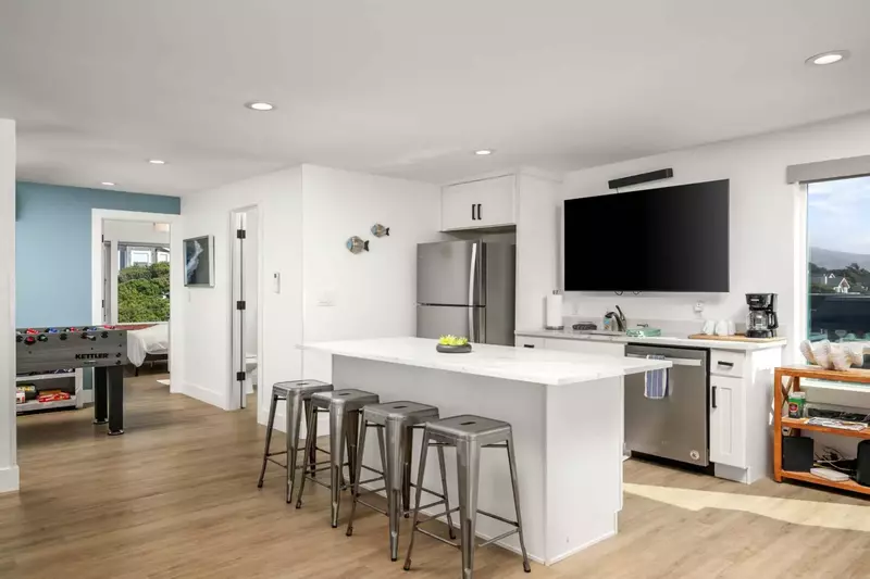 "Perfect house for a large group! Nicely appointed and all new appliances. It was in a lovely beach location." - Elizabeth