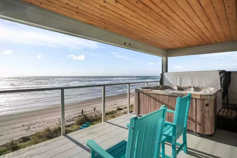 "Couldn’t have asked for a nicer house and location for a relaxing coast trip. Will stay again!" - W