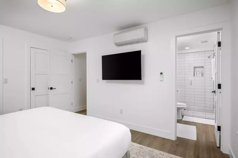 "Great location, awesome house, very clean and well stocked." - Nikita