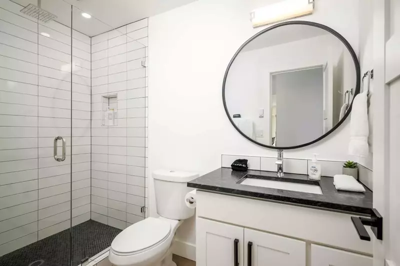 " A well stocked kitchen, laundry on both floors, ample bathrooms. We will be booking this house again for sure." - CaSaundra