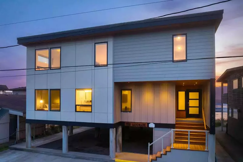 This rental is one block away from Highway 101. 101 goes straight down the Oregon Coast and is one of the most beautiful stretches of road in America.