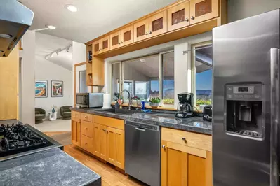 Cook delicious meals for breakfast, lunch, and dinner in this fully equipped kitchen. We suggest grabbing some ingredients from a local farm.