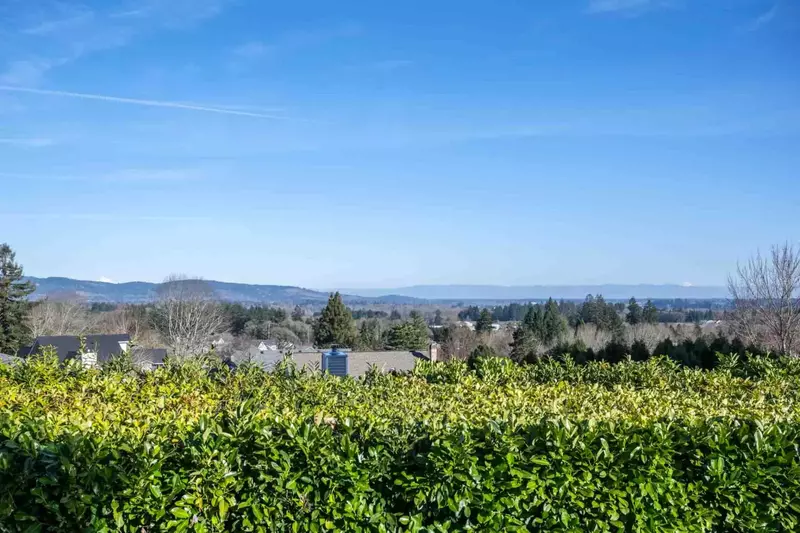 We hope we get to host you at this delightful property. Please reach out to us with any questions. We are happy to answer!