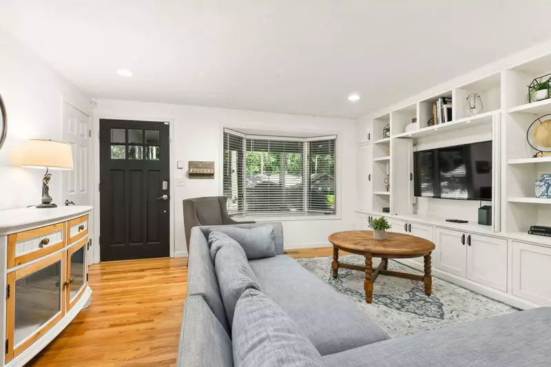 "Had a lovely stay at this home. The outdoor space was incredible, the single-level floorplan ideal, and the neighborhood was nice" - Matthew