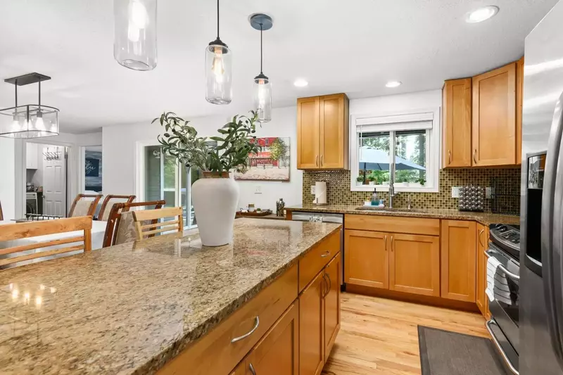 Cook delicious meals for breakfast, lunch, and dinner in this fully equipped kitchen. We suggest grabbing some ingredients from a local farm.
