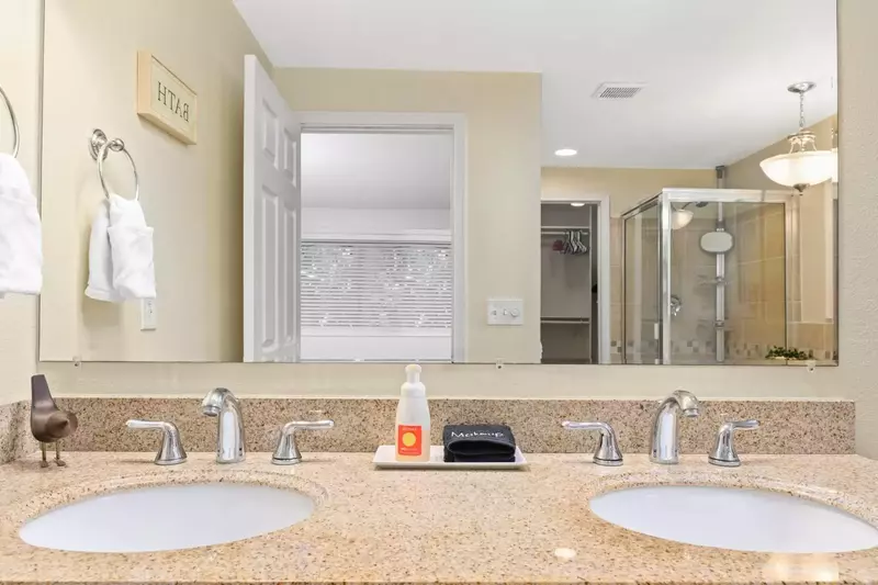 Dual sinks for your convenience.