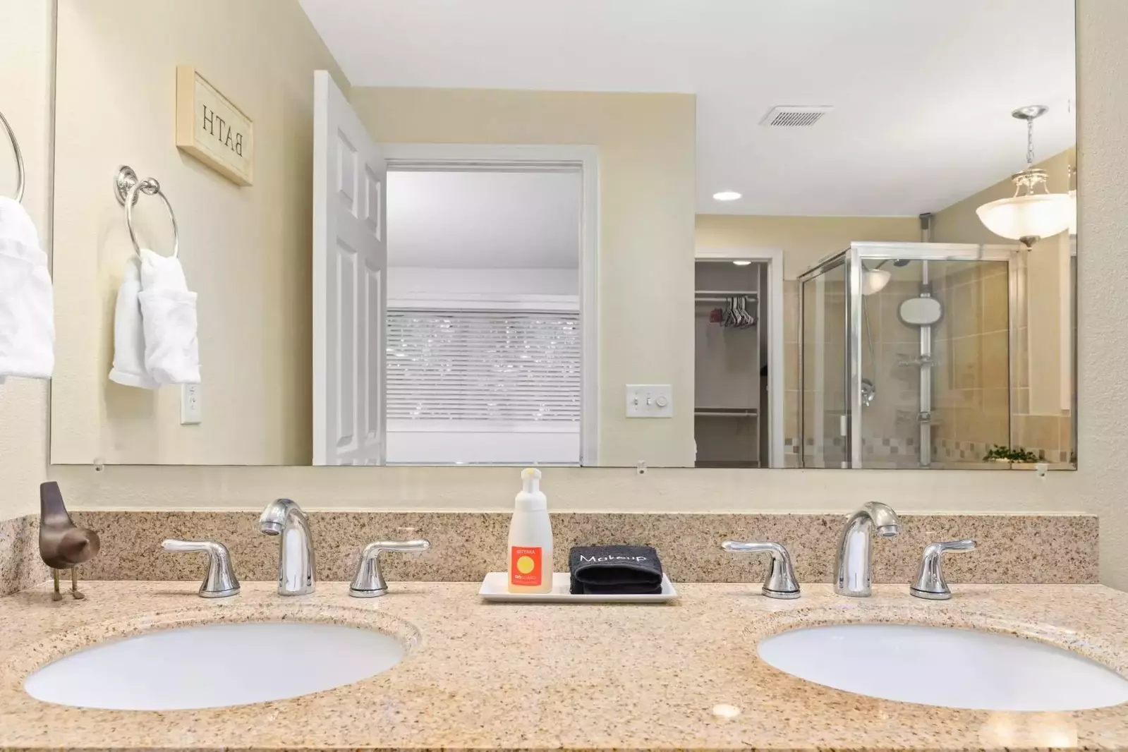 Dual sinks for your convenience.