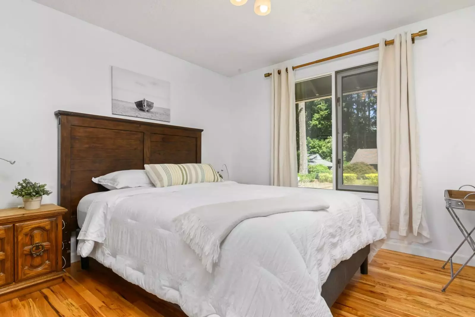 "The house is super cozy and it is a great quiet neighborhood and an awesome location I would definitely stay here again!" - Brooke