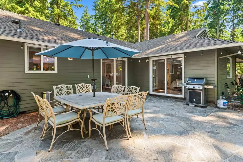 "The backyard is truly a wonderland of fun and relaxation. Our family spent every moment possible outside." - Harold