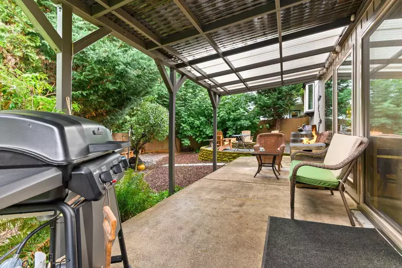 "Lovely time at this property. They have a very cozy fire pit in the backyard with plenty of wood stalked in the shed. We lacked nothing." - Claude