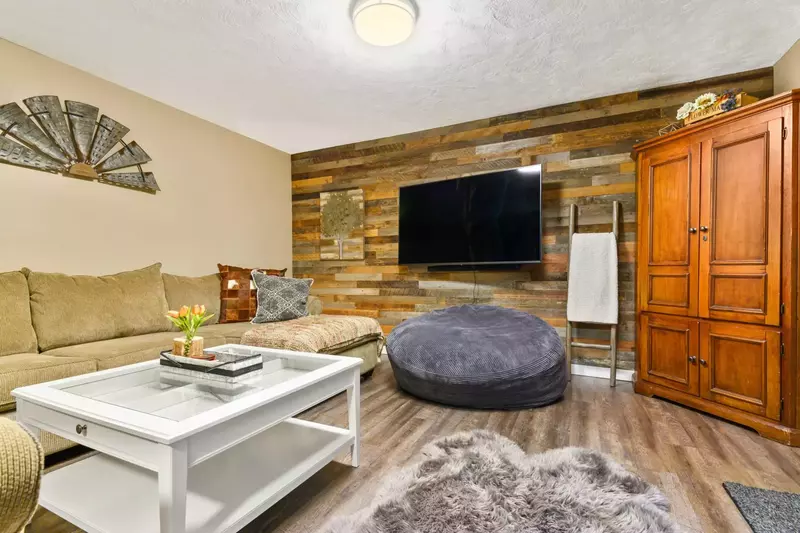 "Amazing place! We had a wonderful time. Very well decorated. Lots of space."  - Regina