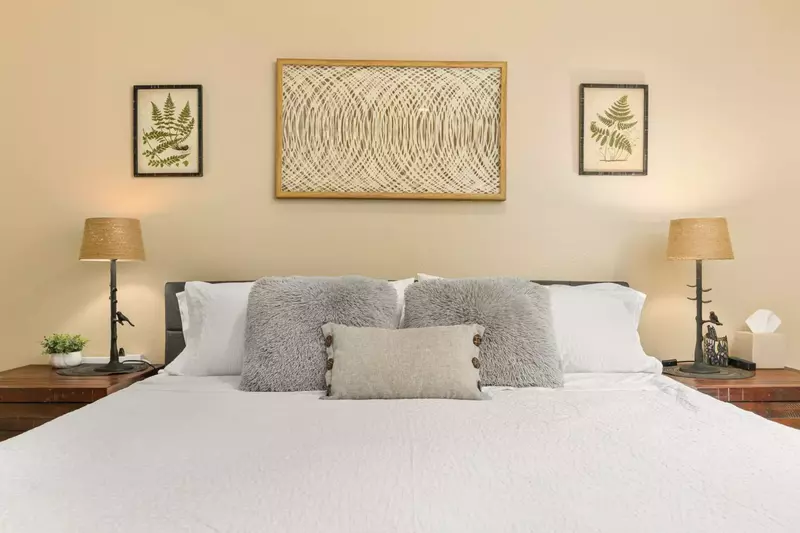 "Would definitely recommend & stay here again if ever in the area. Thank you for having us!" - Annie