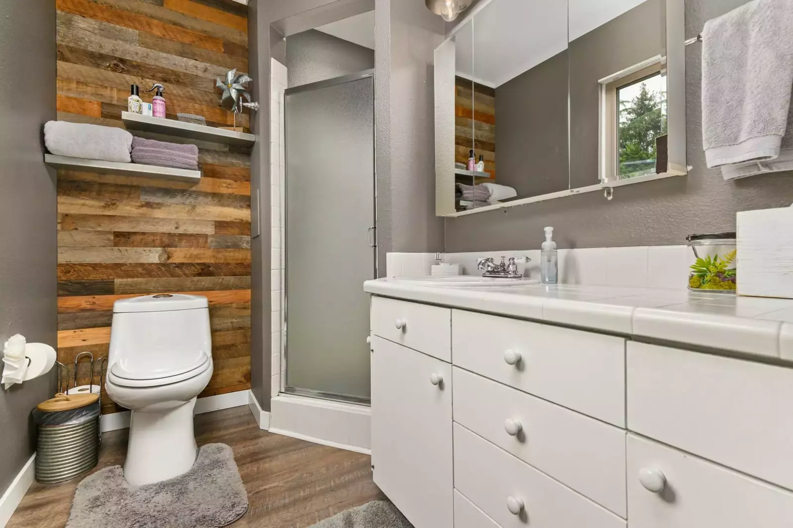 "Great location! Clean home with all the necessities. Great host and stay. Thanks!" - Julie