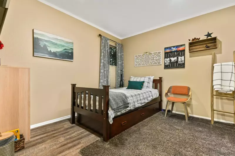 "Great entertaining rooms, quiet location and close to everything needed." - Jason