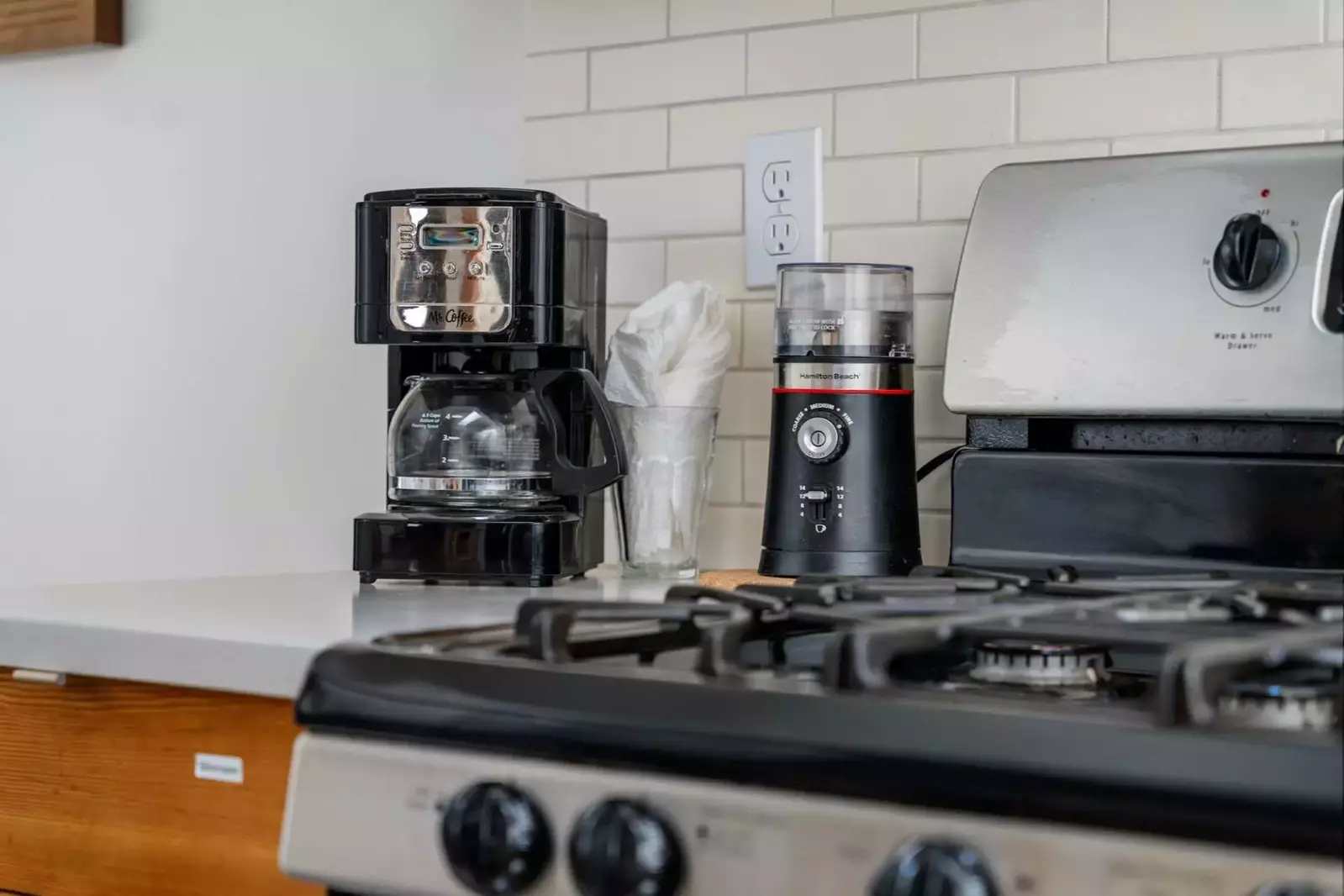 Coffee lovers are in luck as this rental provides coffee. There are also cute cafes a short walk away.