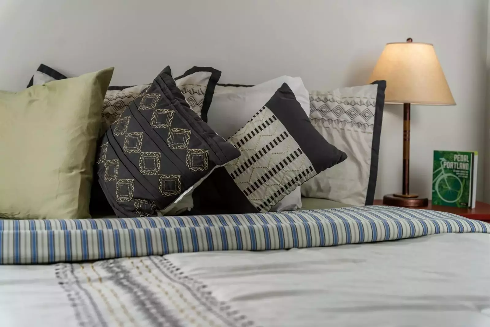 "Lovely home with peaceful and quiet location. Portland activities are easy to access. Host was highly responsive." - Gordon