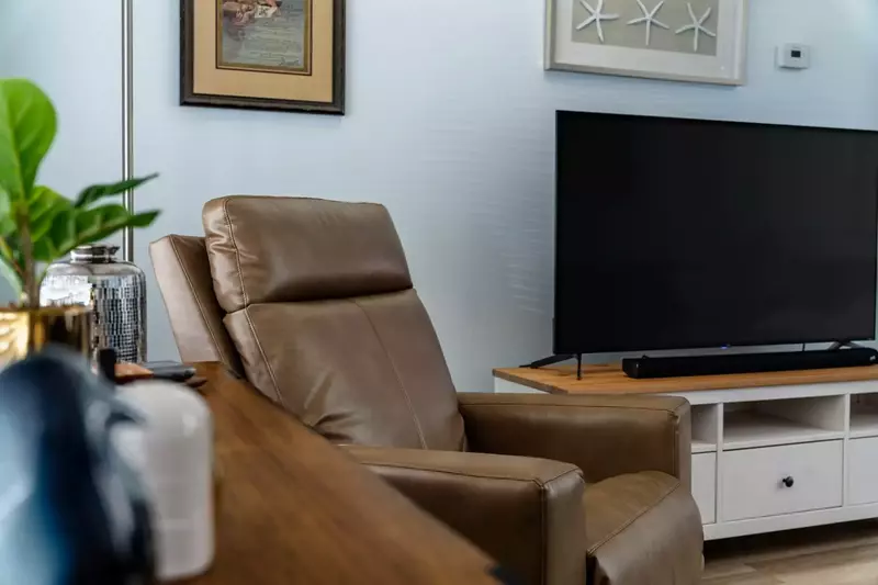 "The place was newly updated with nice finishes. It was very clean and communication was excellent." - Nikki