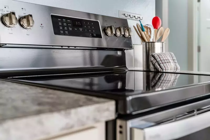 The kitchen was well equipped which allowed us to make a handful of meals there rather than eating out the entire time- which we appreciated.  -Samant