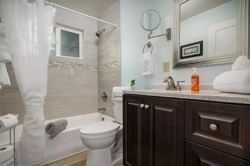 All the essentials were there to make this our home away from home! Will stay again if ever back in the area!  -Matt