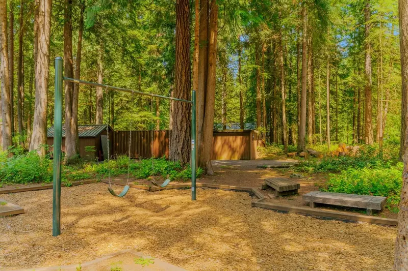 "Home was very cozy, clean, and well stocked with anything you could possibly need! Good location for hiking." - Amy