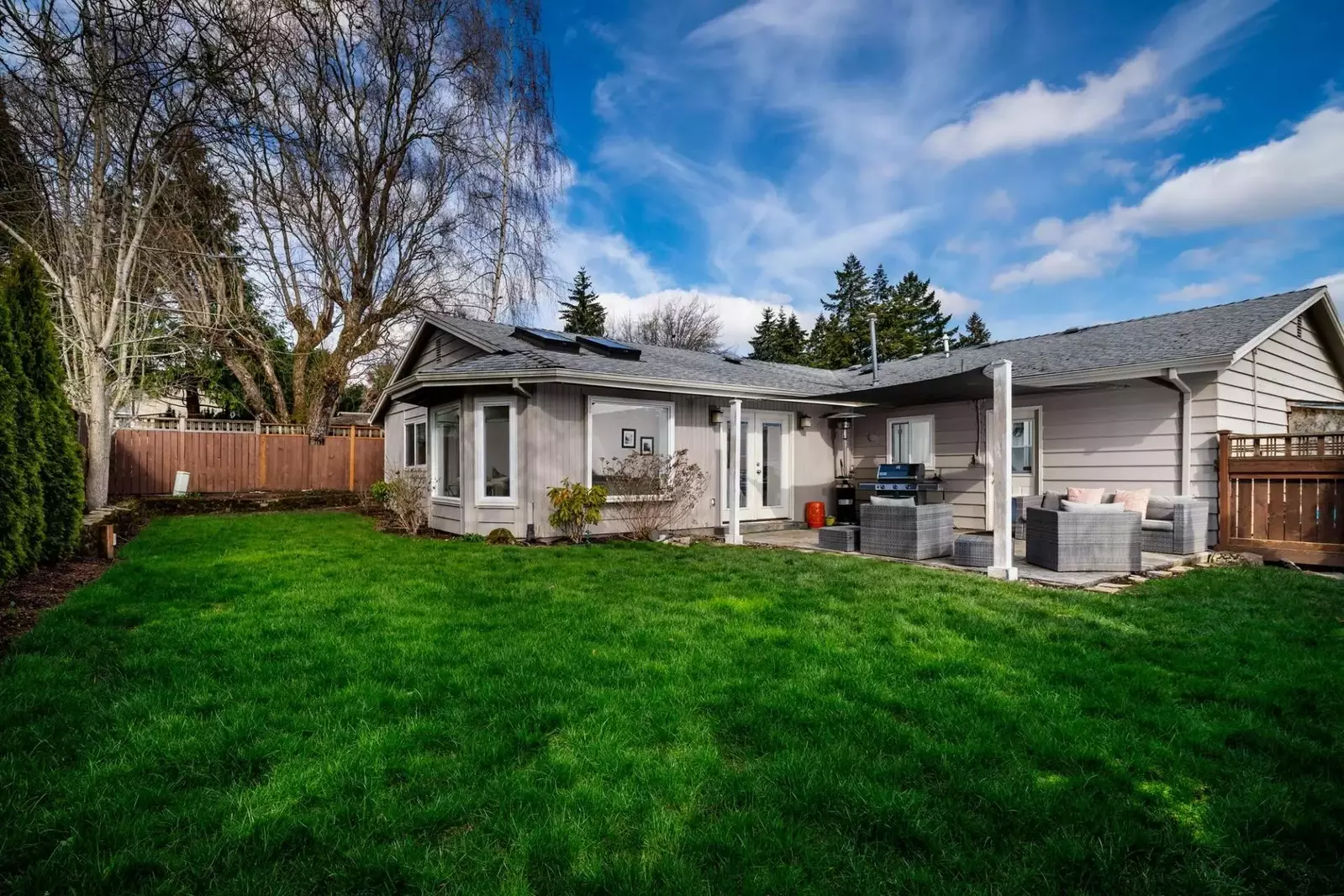 "A very clean house with everything you need, lovely neighborhood to walk in." Foster, Sacramento CA