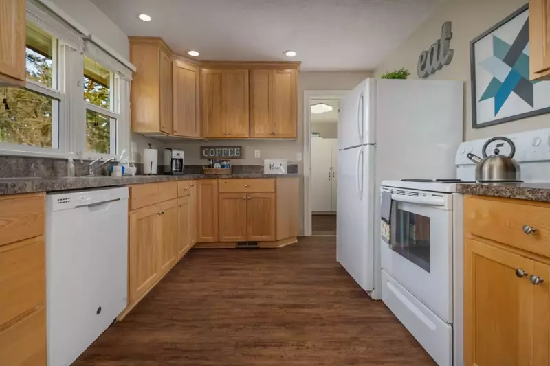 Cook delicious meals for breakfast, lunch, and dinner in this fully equipped kitchen. We suggest grabbing some ingredients from a local farm.
