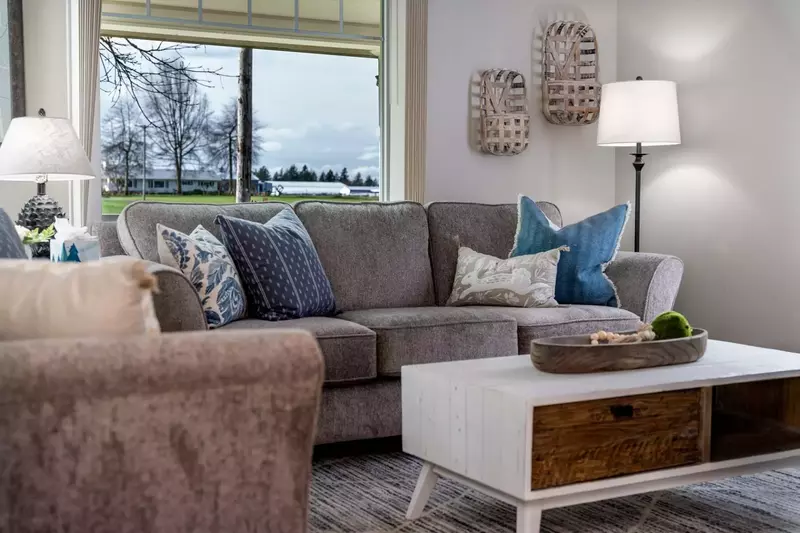 "The living room space had a large TV and really comfortable couches." - Savannah