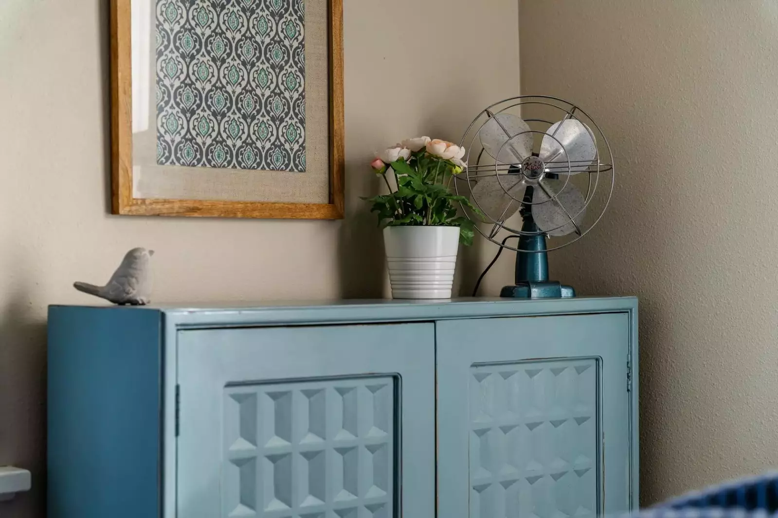 "The location was beautiful, the house and decor were darling." - Adrienne E.