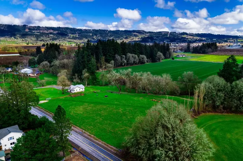 "Perfect location for winery getaway!" - Jennifer