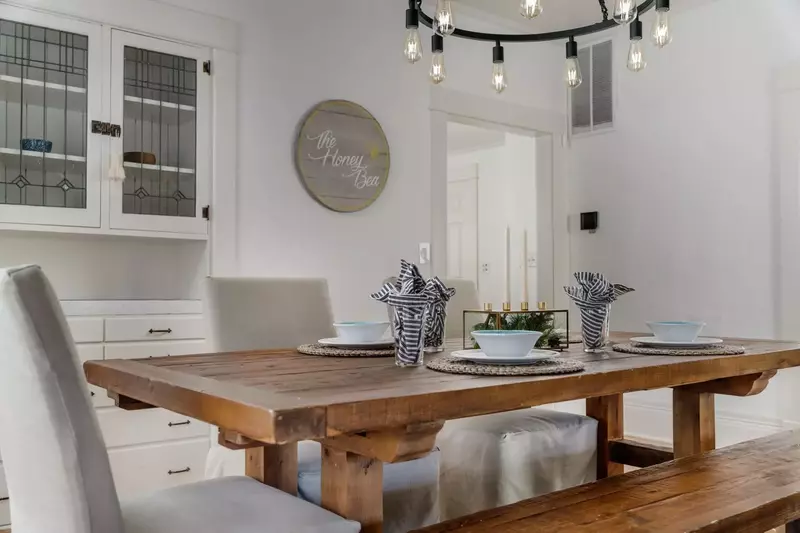 "Really cute, well equipped house in a perfect local!" - Sarah