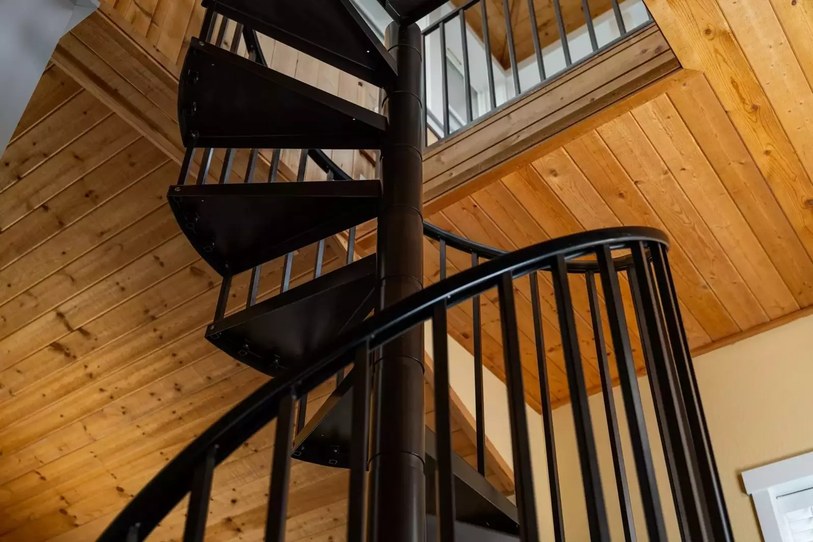 "Beautiful space. Proximity to the beach for walks and to watch the sunset was unbeatable. Top floor up spiral staircase a real treat." - Jill