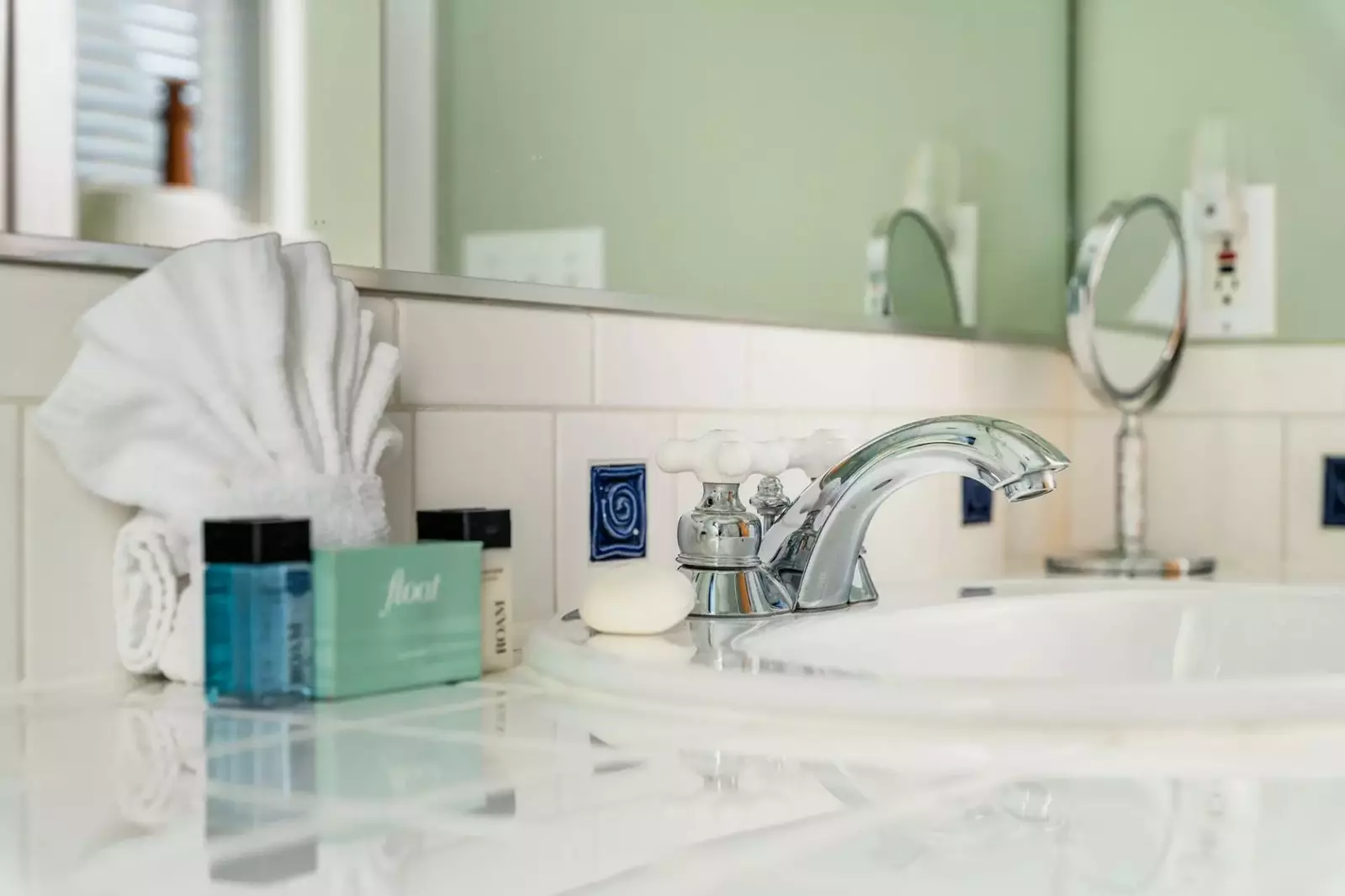 "This is a wonderful location near the beach, and a clean, cute, well-equipped house." -  Anne