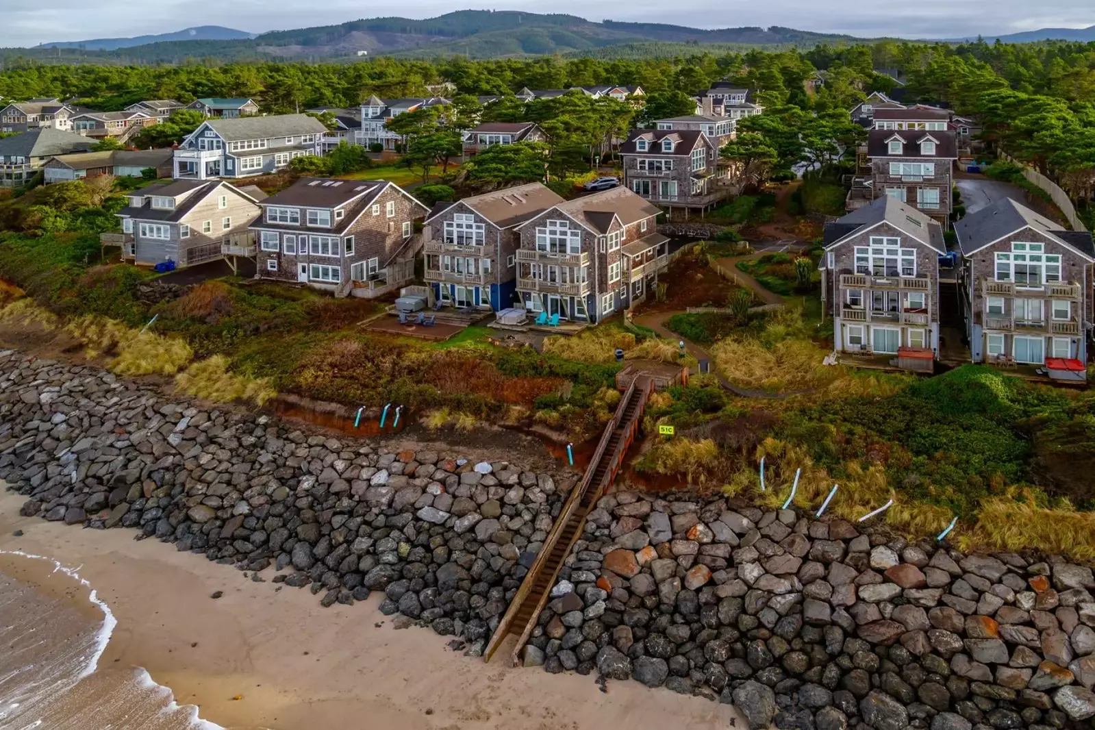 "We had a very relaxing time listening to the waves crash on this shore." - Randy B.